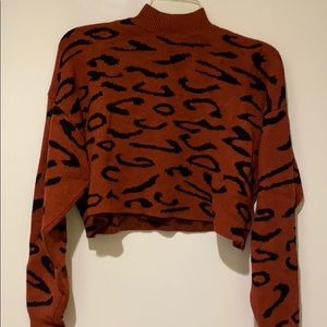 Cropped leopard sweater